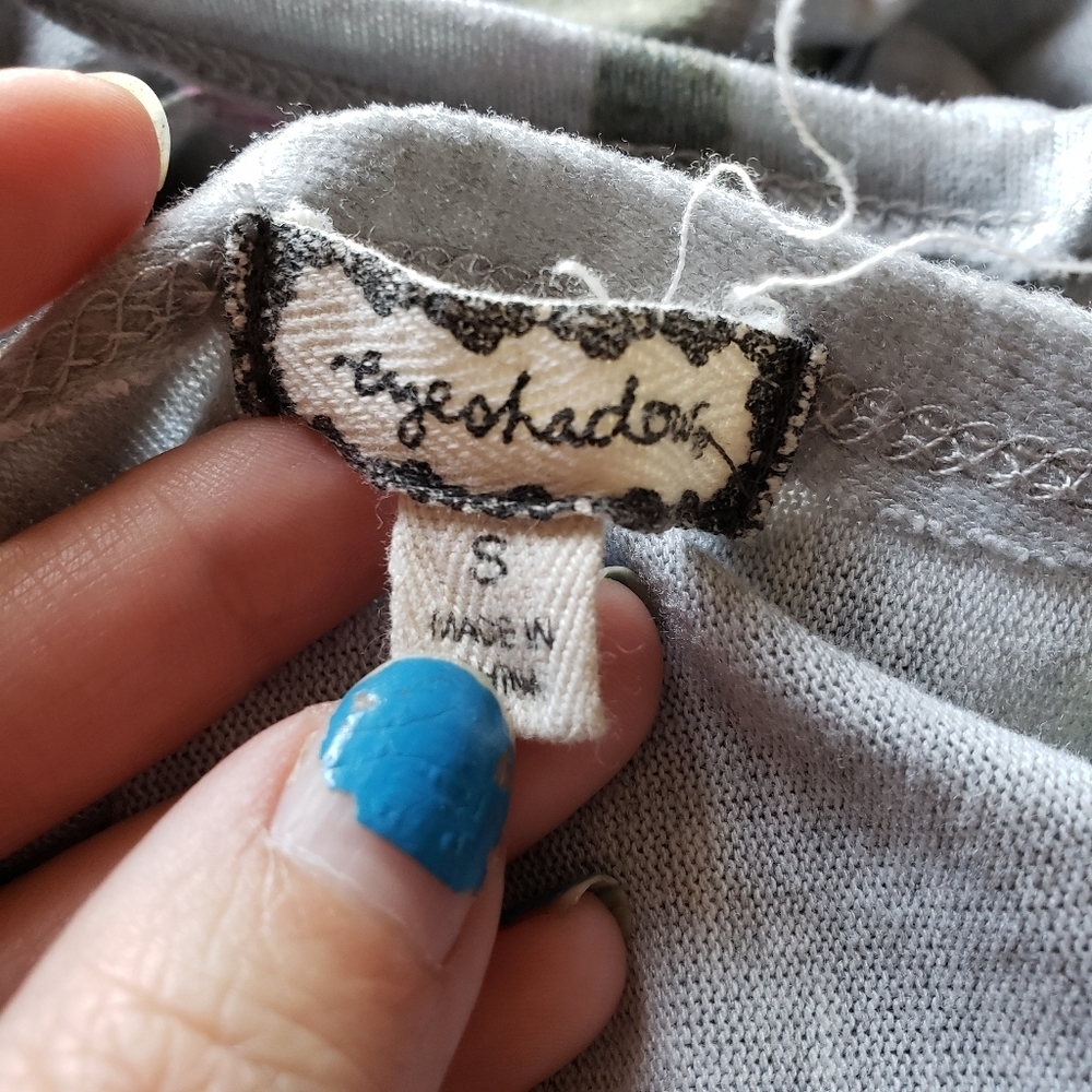 Eyeshadow  Tunic S Small Gray Cactus V-Neck - Picture 6 of 7